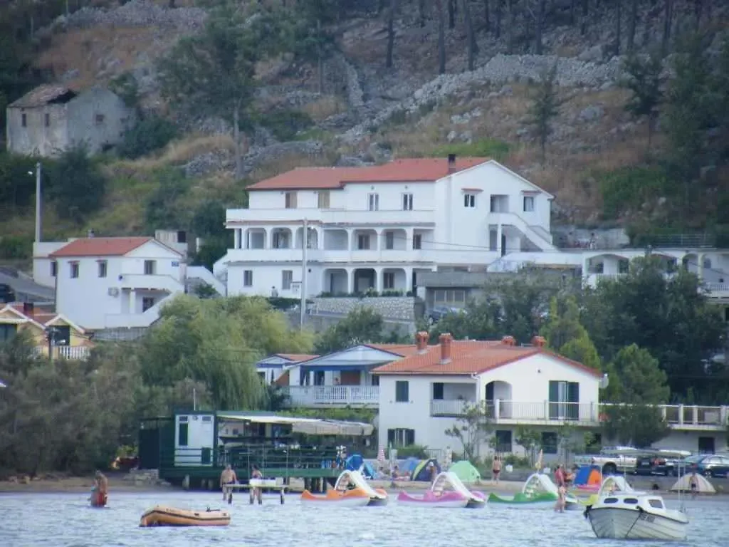 Two-Bedroom Apartment Lopar Near Sea 2