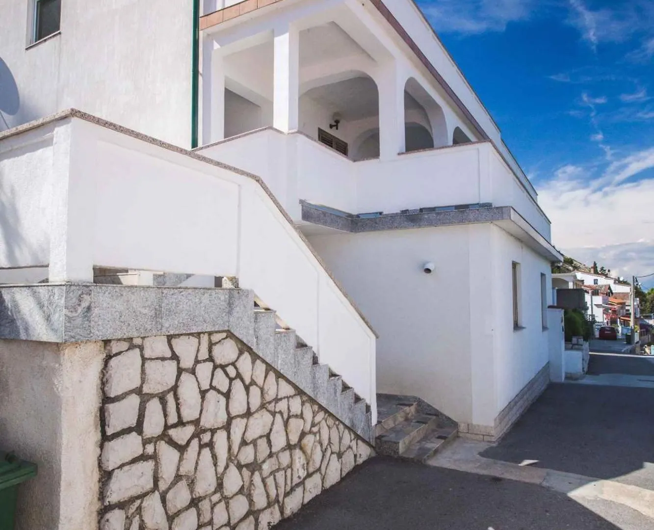 Two-Bedroom Apartment Lopar Near Sea 2