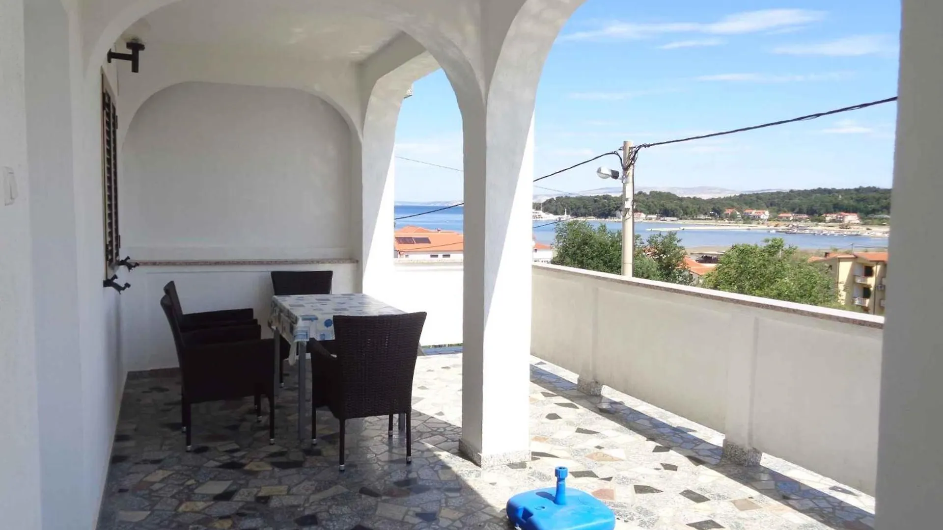 Two-Bedroom Apartment Lopar Near Sea 2 Kroatien